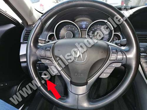 Acura TL - Steering wheel