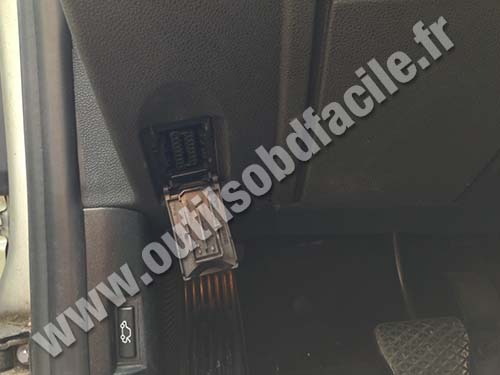 BMW Z4 OBD2 Connector/Plug