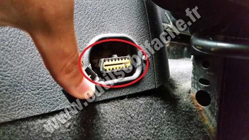 Dacia Solenza OBD II socket