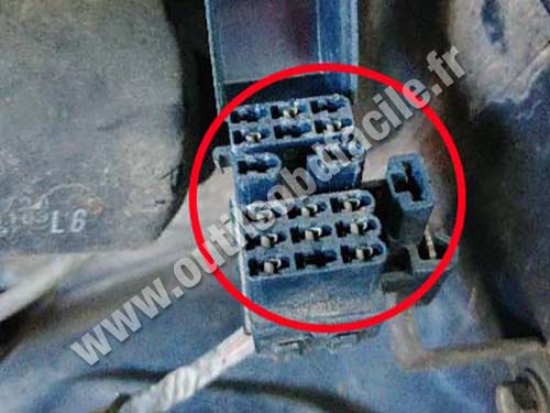 Daihatsu Gran Move - Non-standard OBD socket