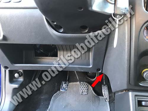 Daihatsu YRV - Pedals