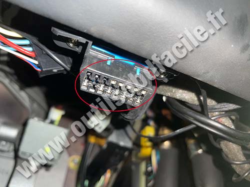 Ferrari F430 - OBD socket