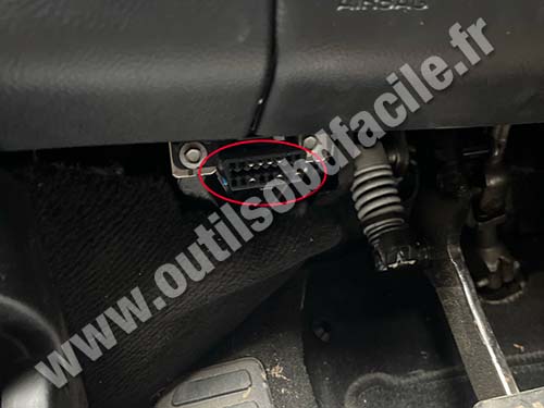 Ford Galaxy II - OBD socket view