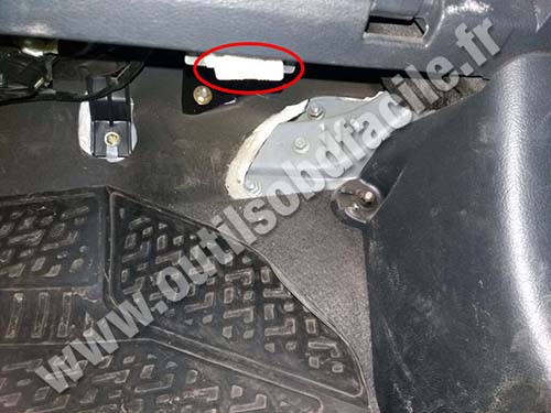 Geely Emgrand - OBD port