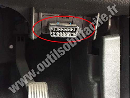 Holden Cruze - OBD II socket