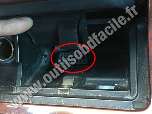 Honda Legend - OBD II plug