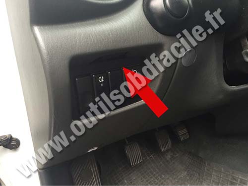 Hyundai Accent Fog light button