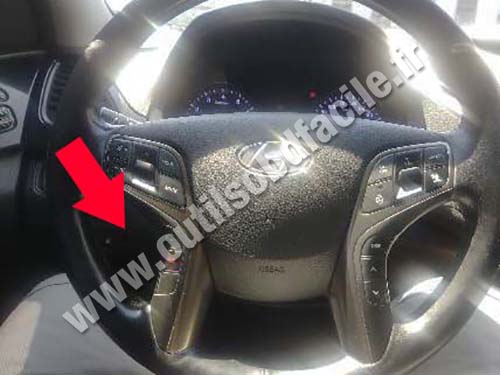 Hyundai Grandeur - Plastic cover