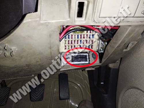 Hyundai I20 - OBD port