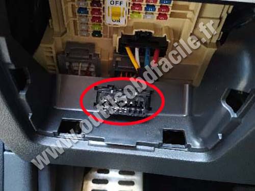 Hyundai i30 - OBD port