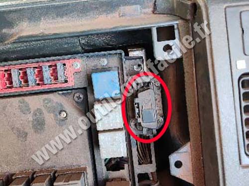 Iveco Tector - OBD port