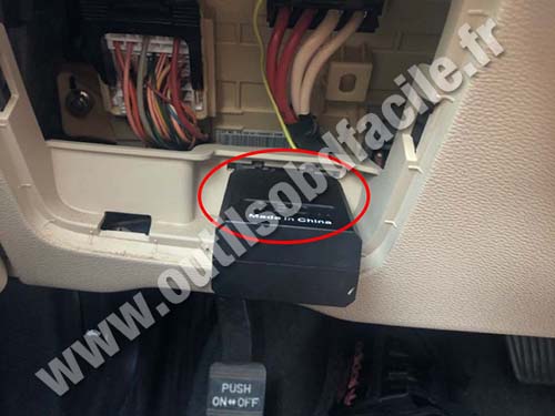 Kia Cadenza - OBD port