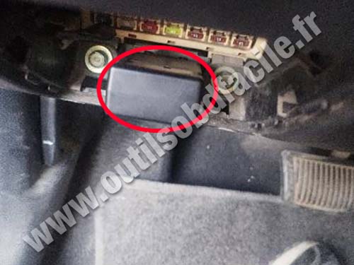 Kia Picanto III - OBD socket