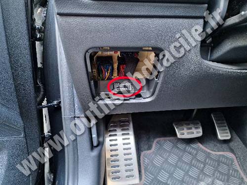 Kia ProCeed - OBD connector