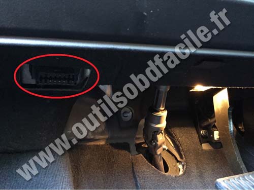 Range Rover Evoque OBD socket