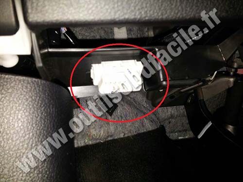 Lexus NX 300h OBD2 port