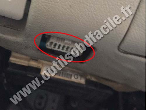 Lexus RX 400h - OBD port