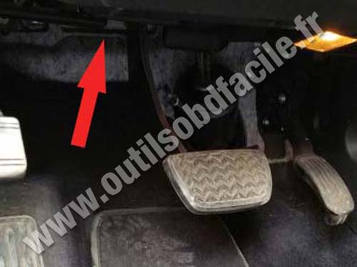 Lexus RX450h - Brake pedal