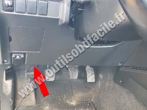 Mitsubishi L200 - Pedals