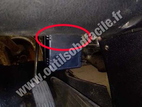 Mitsubishi Mirage - OBD port