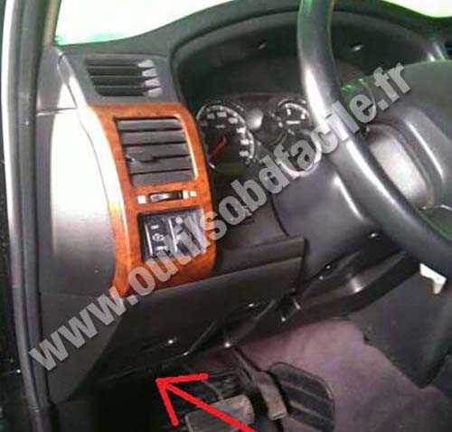 Nissan Patrol Y61 dashboard