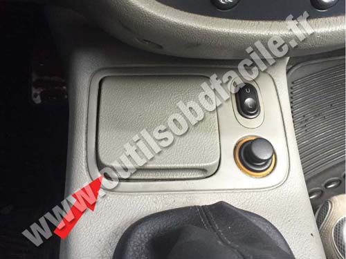 Nissan Platina - Shifter lever