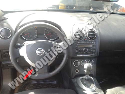 Nissan Rogue - Dashboard