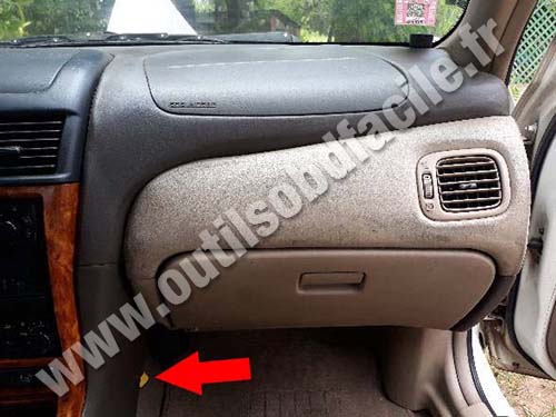 Nissan Sylphy - Passenger side