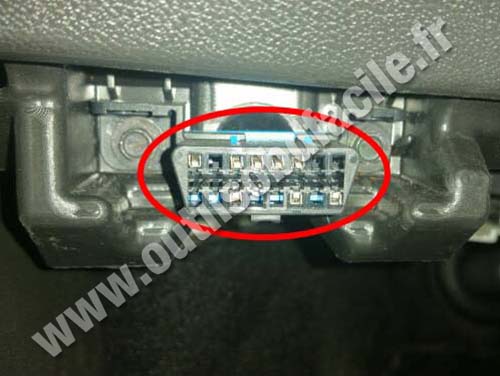 Opel Crossland X - OBD II port