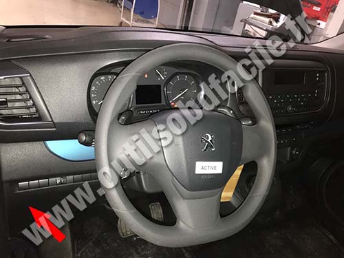 Peugeot Traveller - Steering wheel