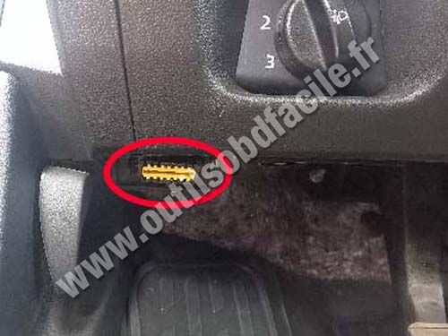 Renault Express - OBD port