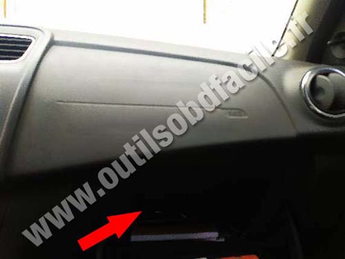 Renault Logan - Glove box