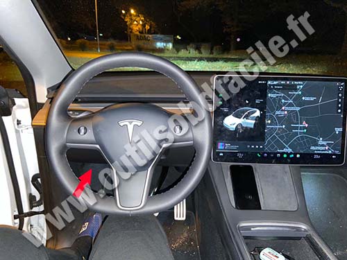 Tesla Model Y - Dashboard