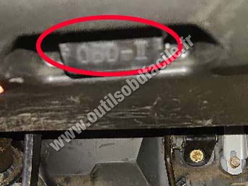 Toyota Crown - OBD port