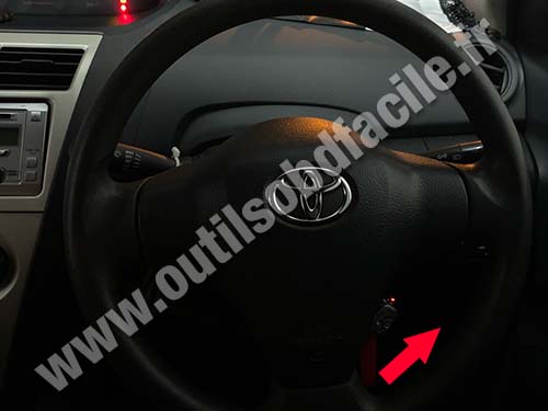 Toyoda vios XP 90 RHD - Steering wheel